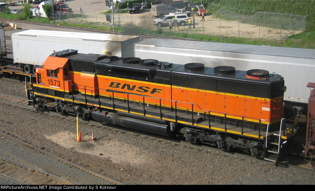 BNSF SD45-2 ex santa fe Northtown Mn yard 2019